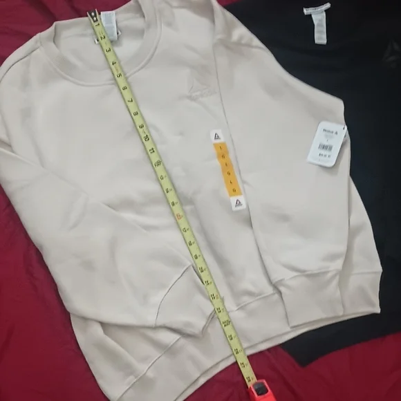 Reebok Woman's Cream and Black Crewneck Sweatshirts NWT Size L - Picture 8 of 10